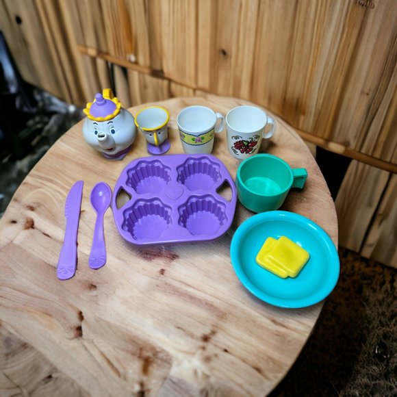 Lot of 10 Vintage 2002 Mixed Pretend Baking Tea Set Kitchen Toys Mrs. Potts Chip - Picture 7 of 7